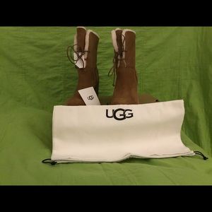 UGG JERENE TIE CHESTNUT BOOT
